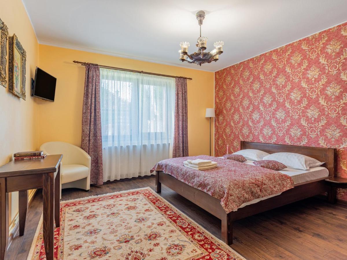Hotel Casa Saraste Rîşnov Exterior foto